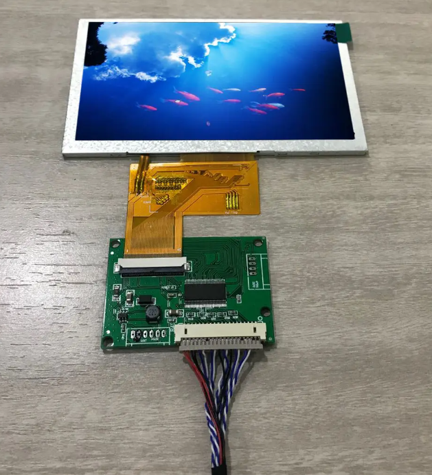 工业液晶屏接口解析：LVDS与RGB接口的区别与应用