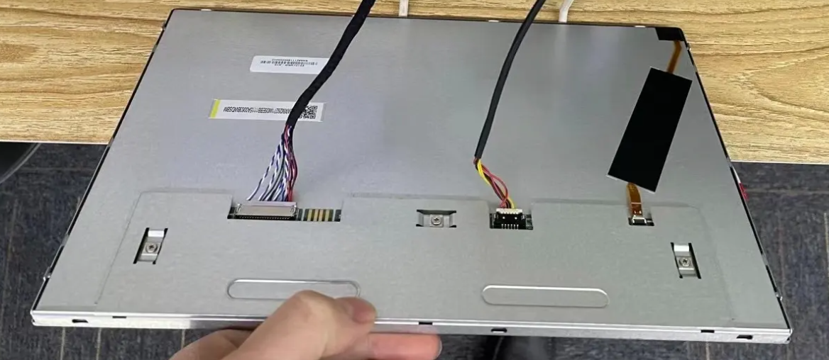 宽温液晶屏的LVDS接口在工业应用中的重要性
